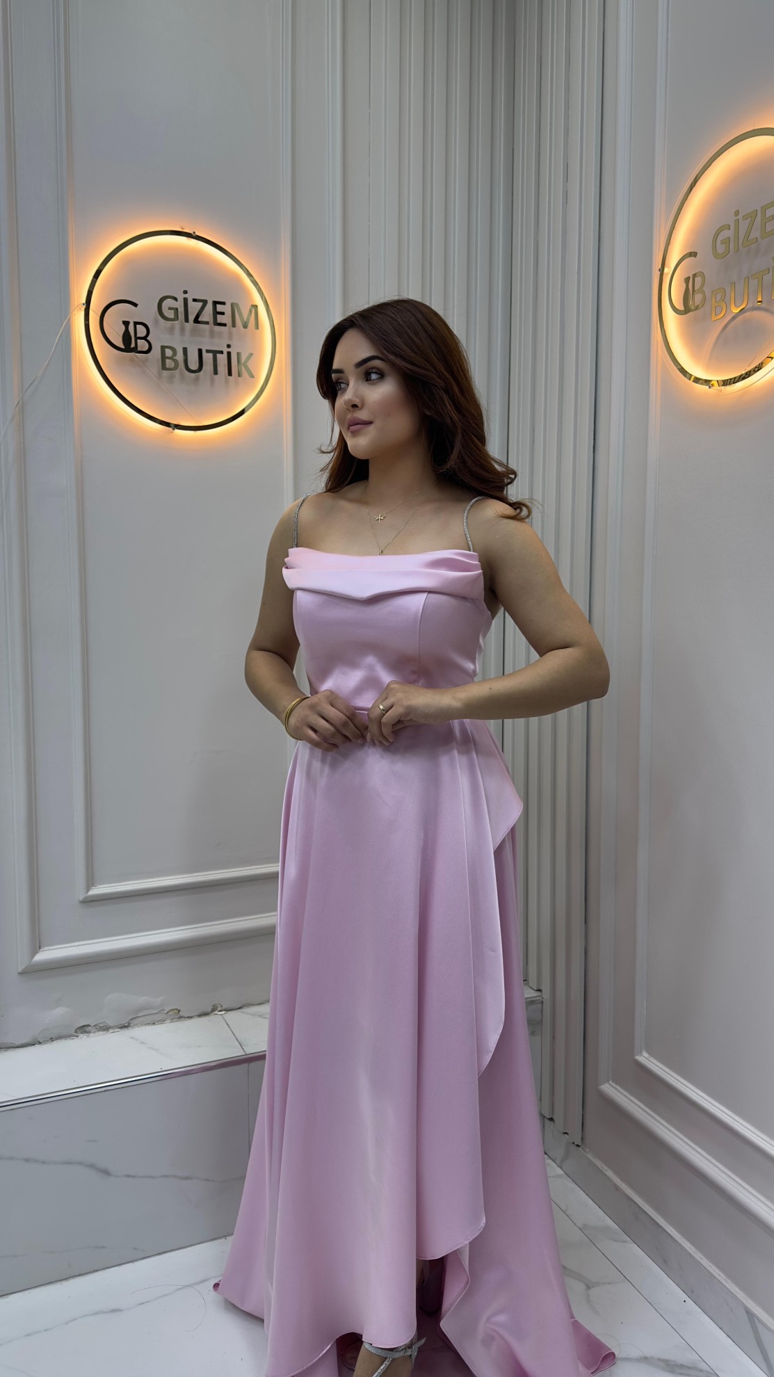 Beril Abiye Pembe