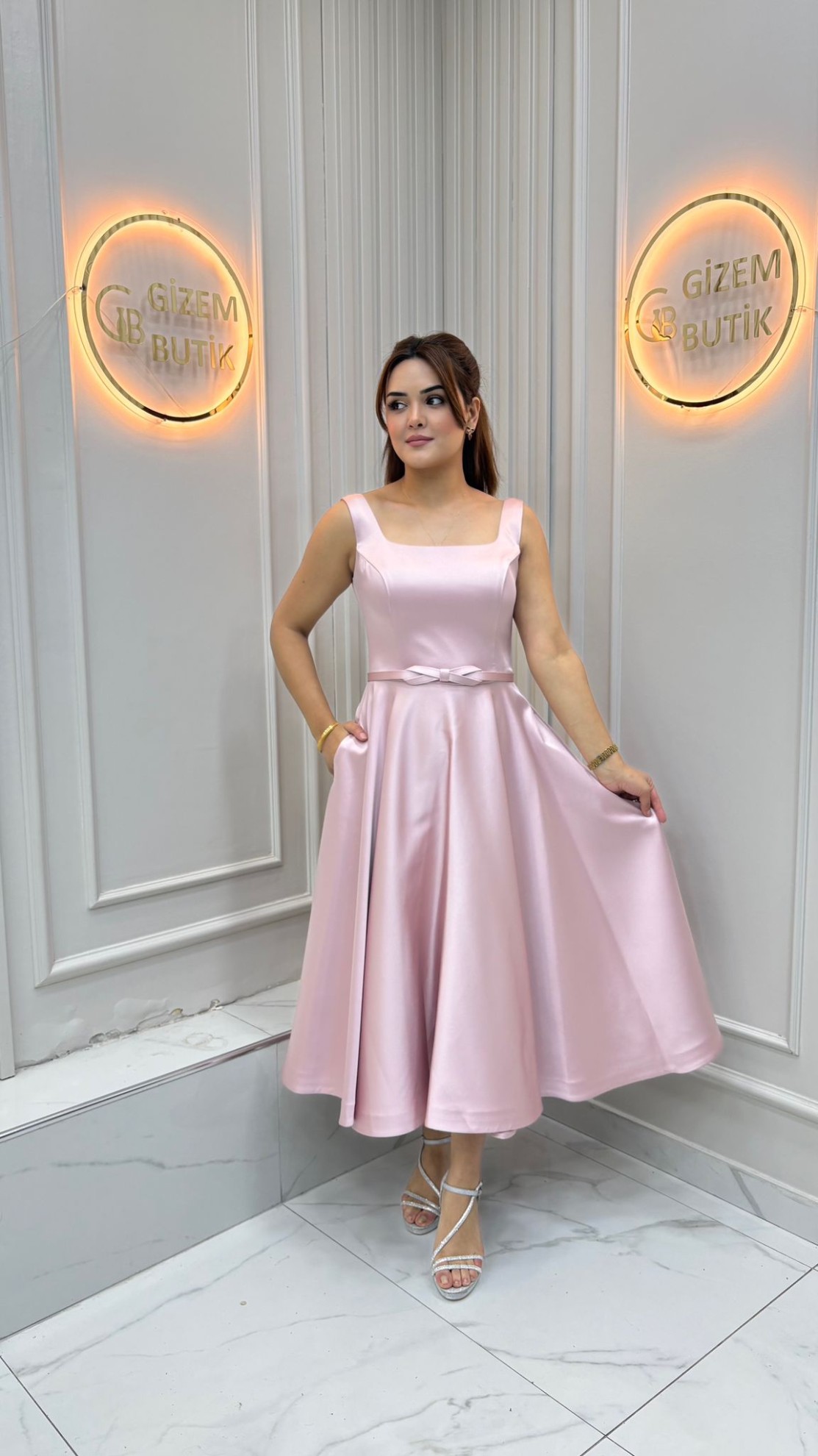Nivana Abiye Pembe